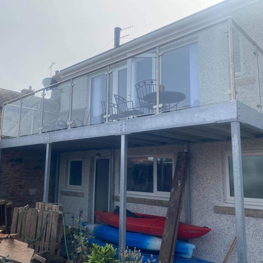 Galvanised Structural Steel Balcony With Stainless Steel Frames And Glass Inserts